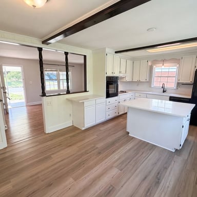 Property photo 2 of 6621 Starcrest Dr