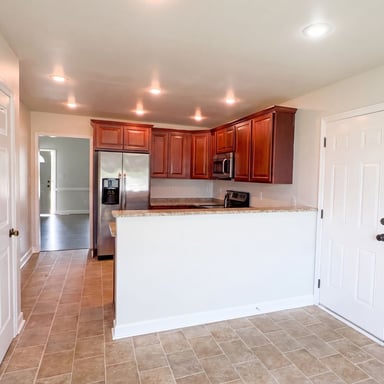 Property photo 2 of 208 Settlers Pointe Dr