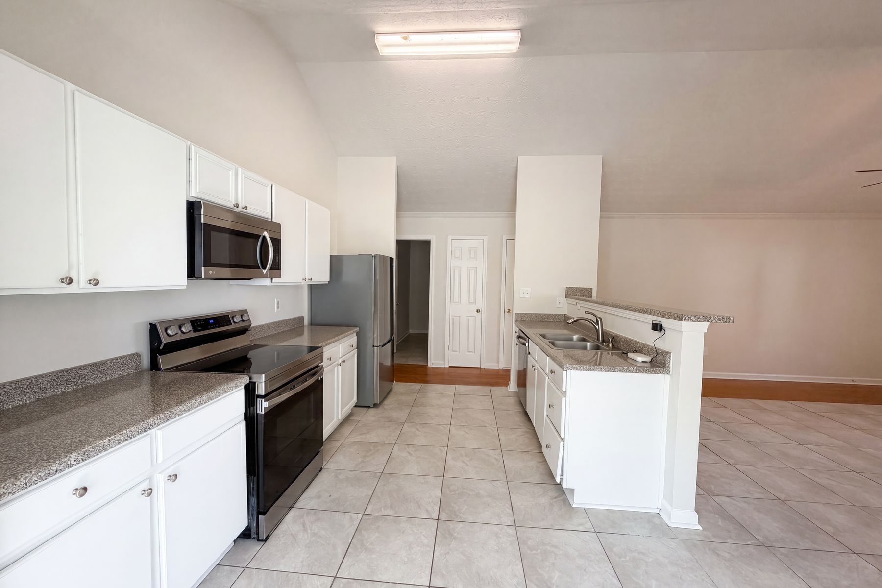 Photo 2 of 25 of 6774 Fairfax Ct, Lithonia, GA