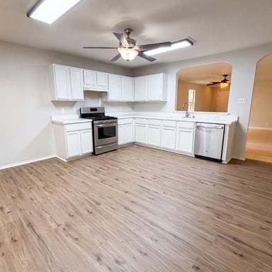 Property photo 2 of 616 Barbara Way