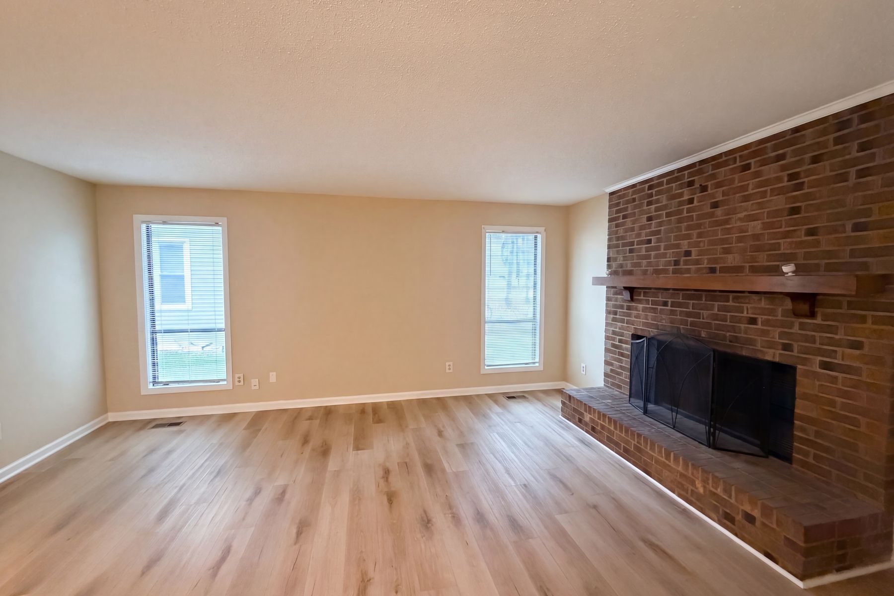 Property photo 3 of 104 Arbuckle Ln