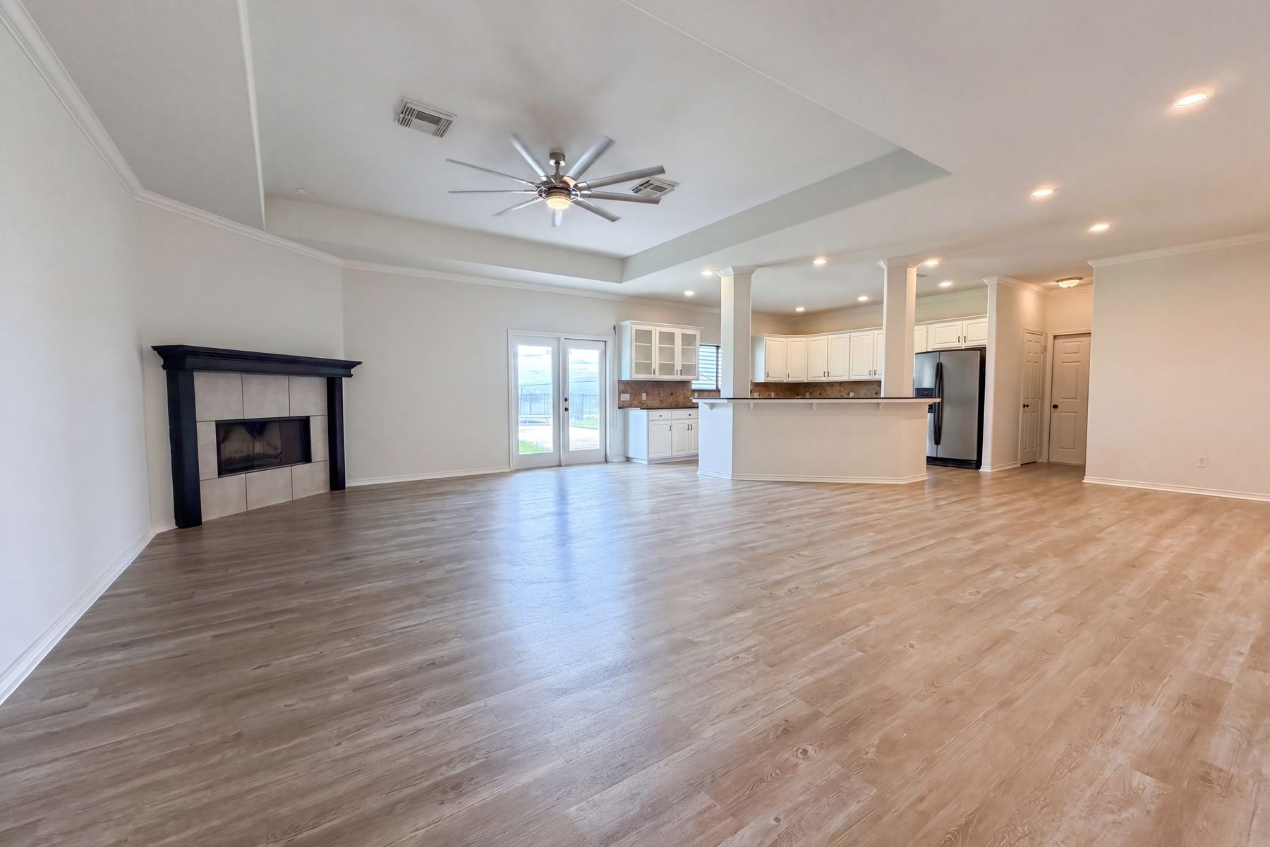 Property photo 3 of 6041 King Trl