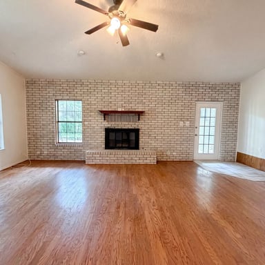Property photo 3 of 3504 Victorian Dr