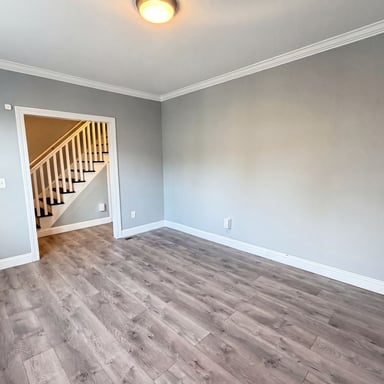 Property photo 3 of 15 Arverne Ter