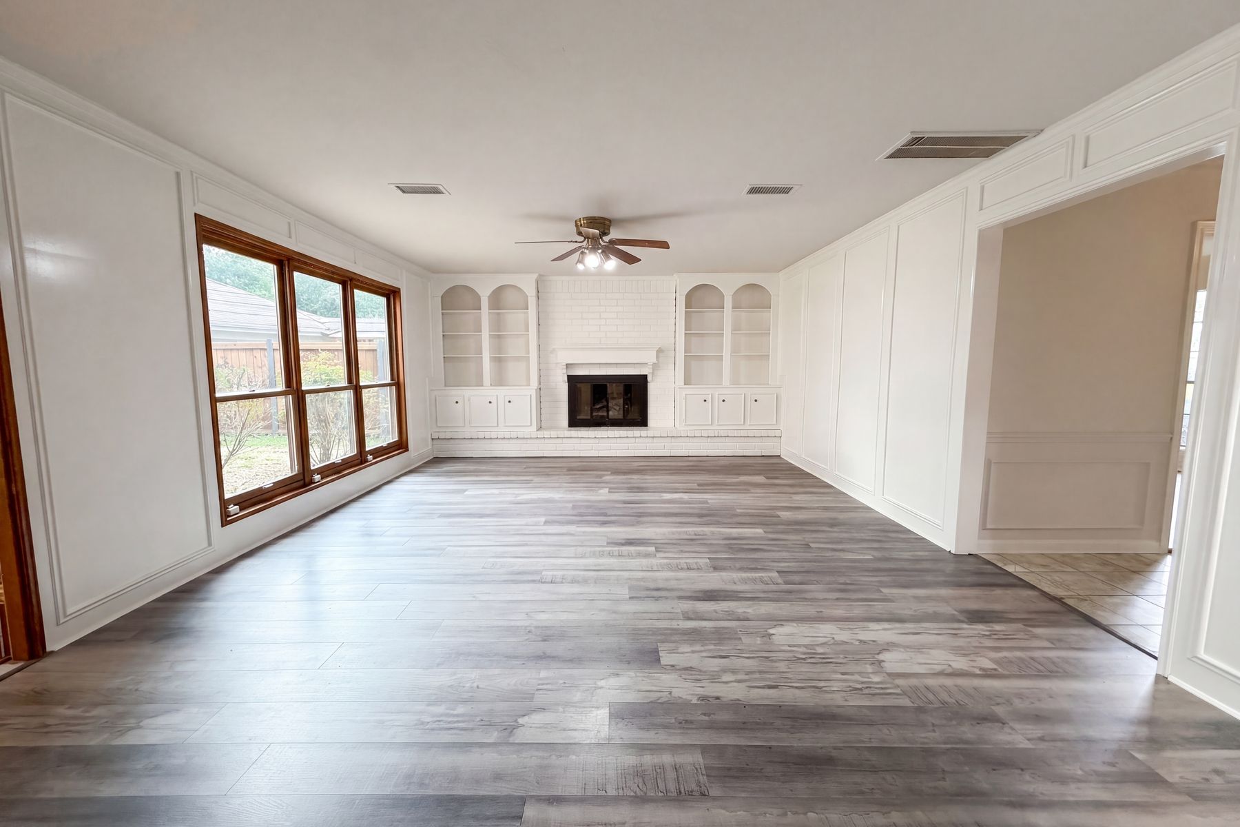 Property photo 3 of 17518 Rustington Dr