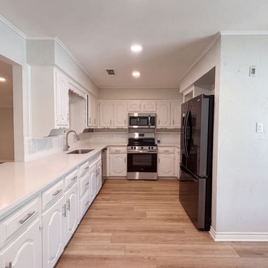 Property photo 2 of 940 Western Trl