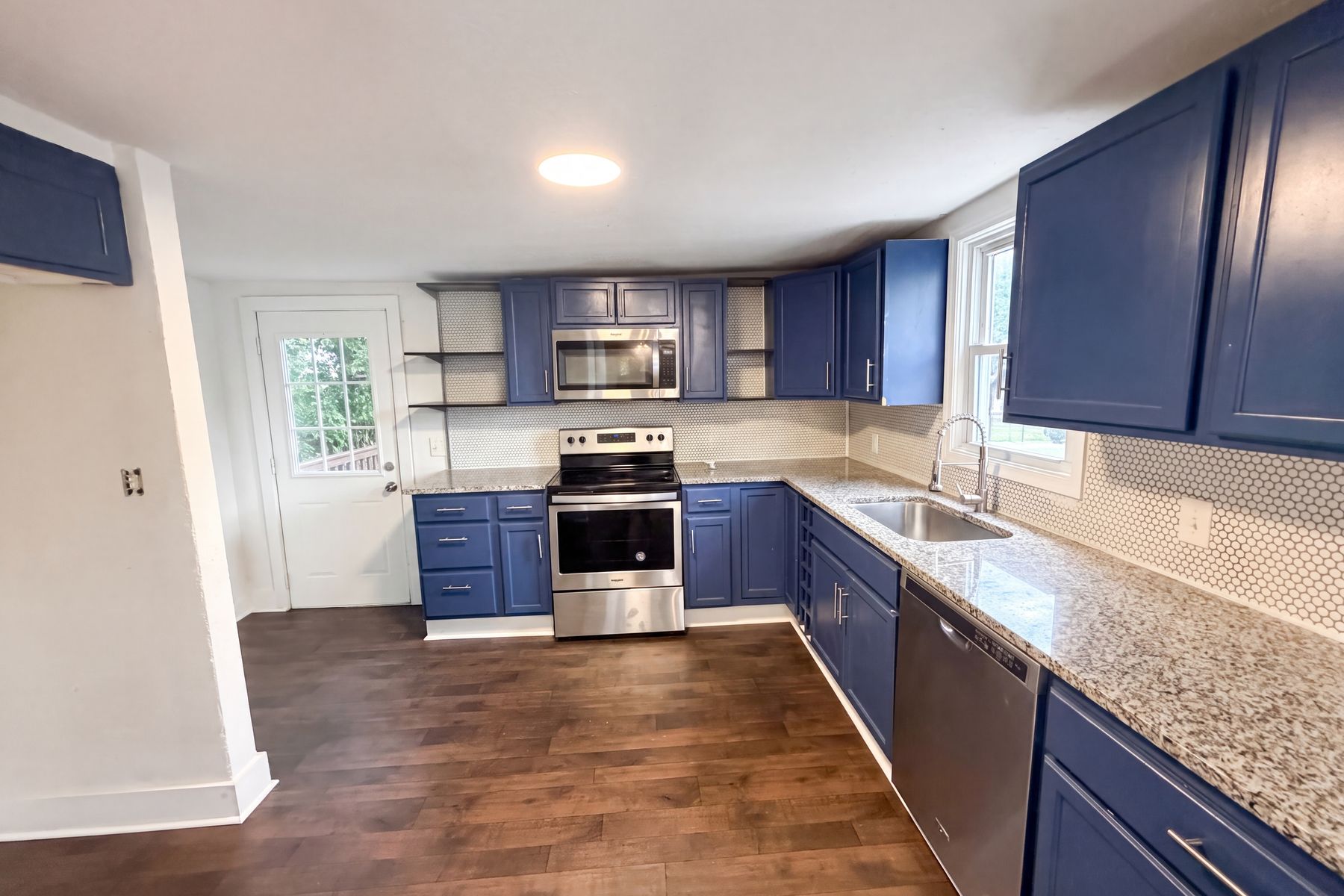 Photo 2 of 17 of 1316 E 44th St, Kansas City, MO