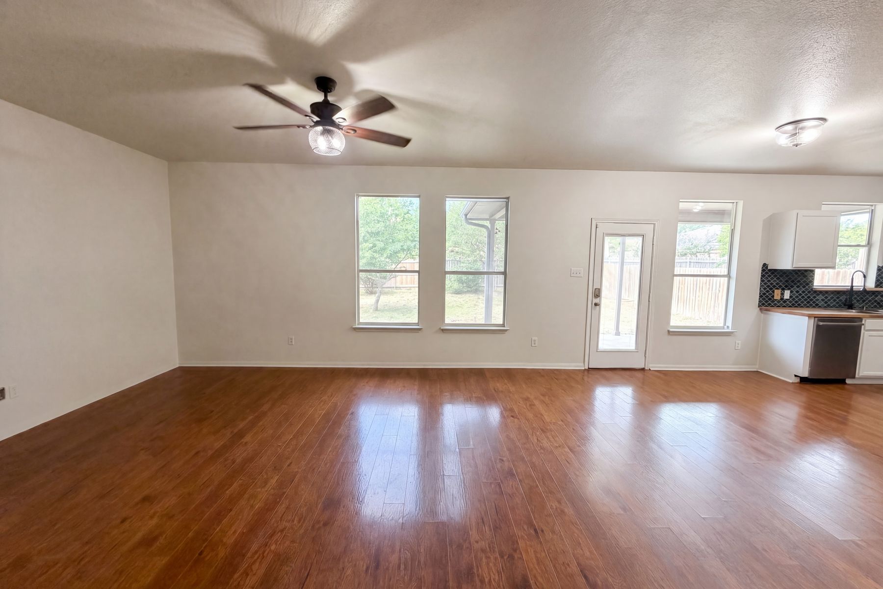 Property photo 3 of 612 Sugar Brook Dr