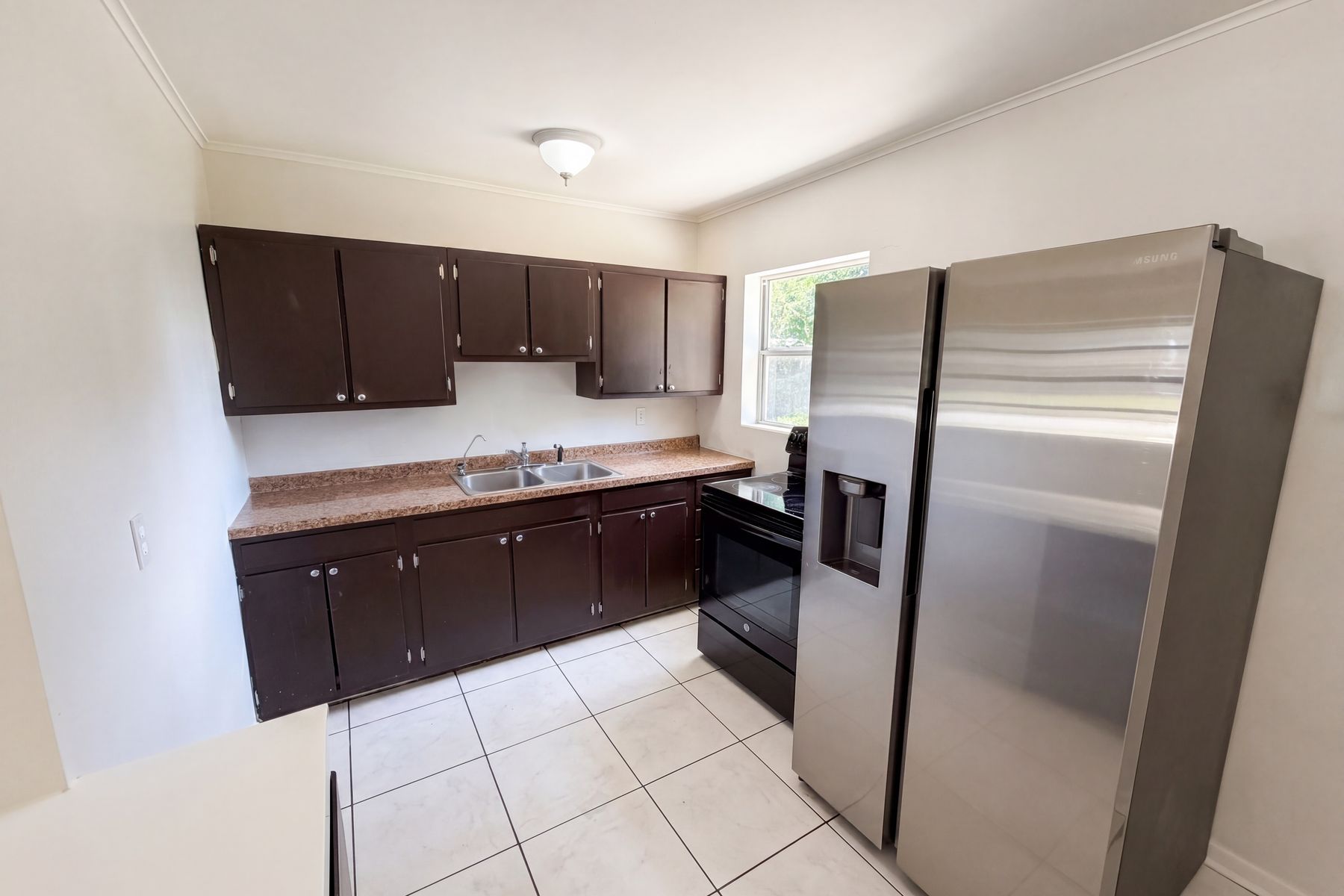 Photo 2 of 23 of 459 Notre Dame Dr, Altamonte Springs, FL
