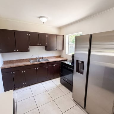 Property photo 2 of 459 Notre Dame Dr