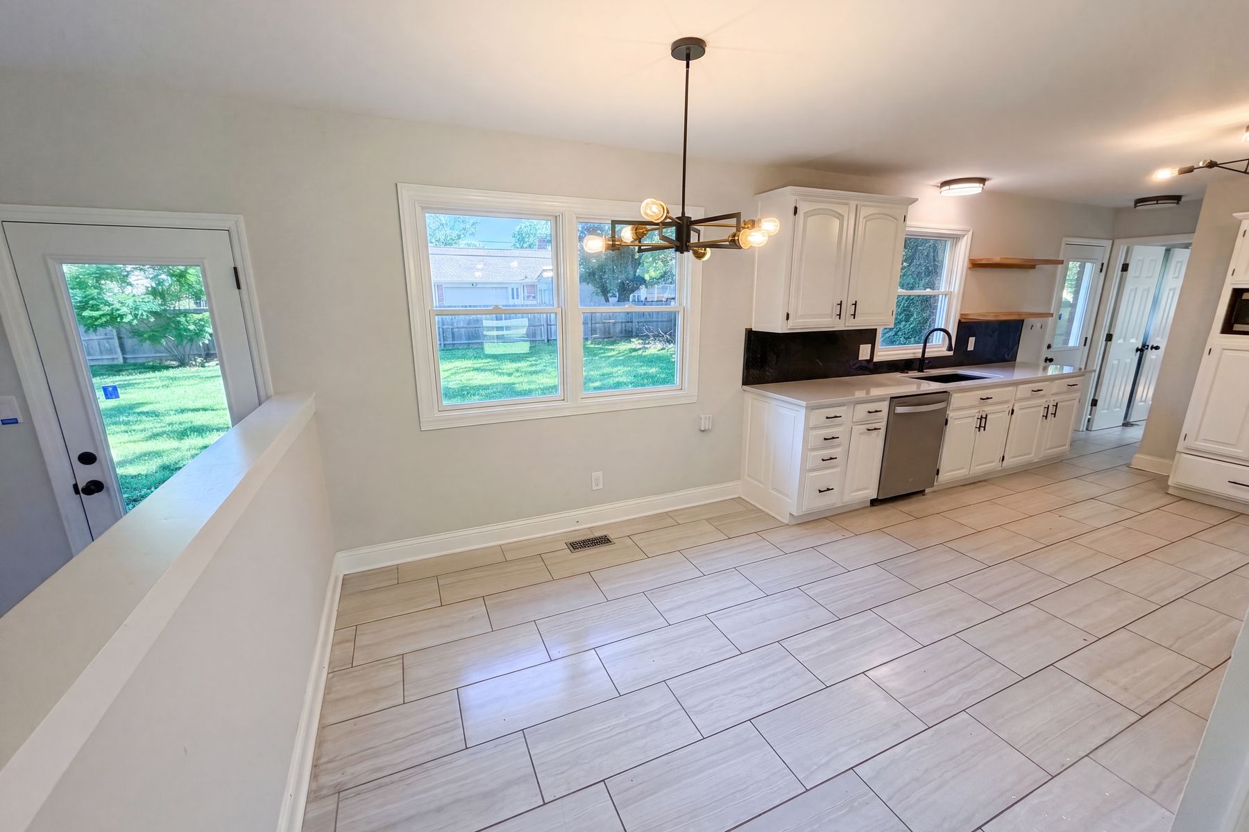 Photo 2 of 17 of 5110 Winston Dr, Indianapolis, IN