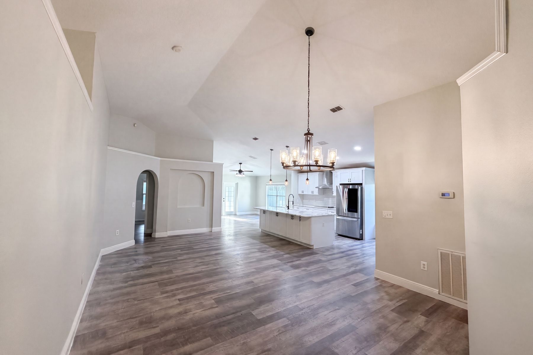 Property photo 3 of 106 Cabrillo Dr