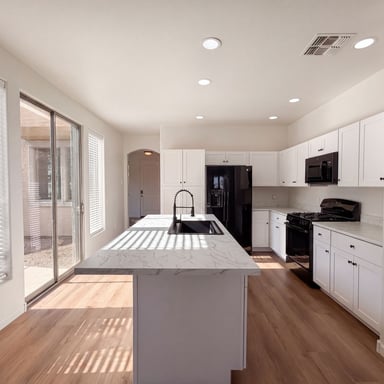Property photo 2 of 1353 E Colorado Loop