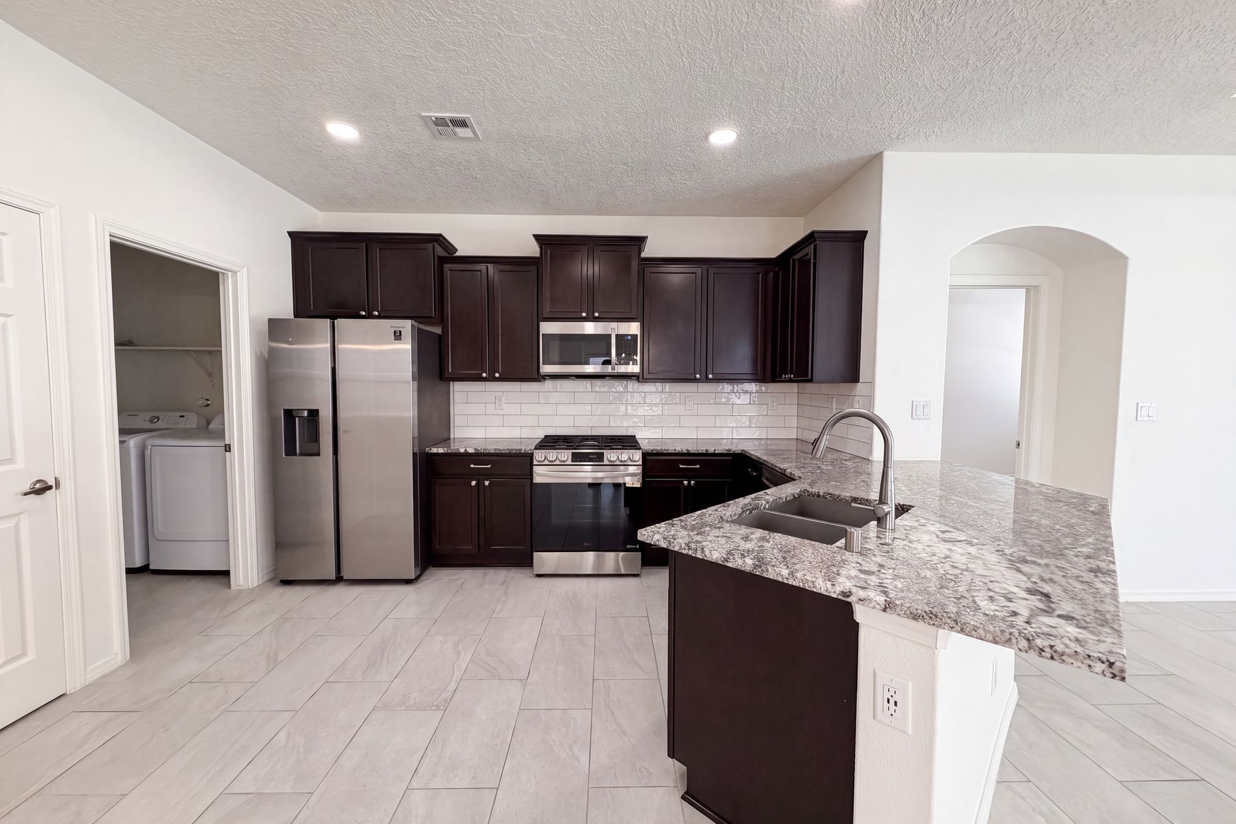 Photo 2 of 20 of 2032 Lobo Trot Ct SE, Albuquerque, NM