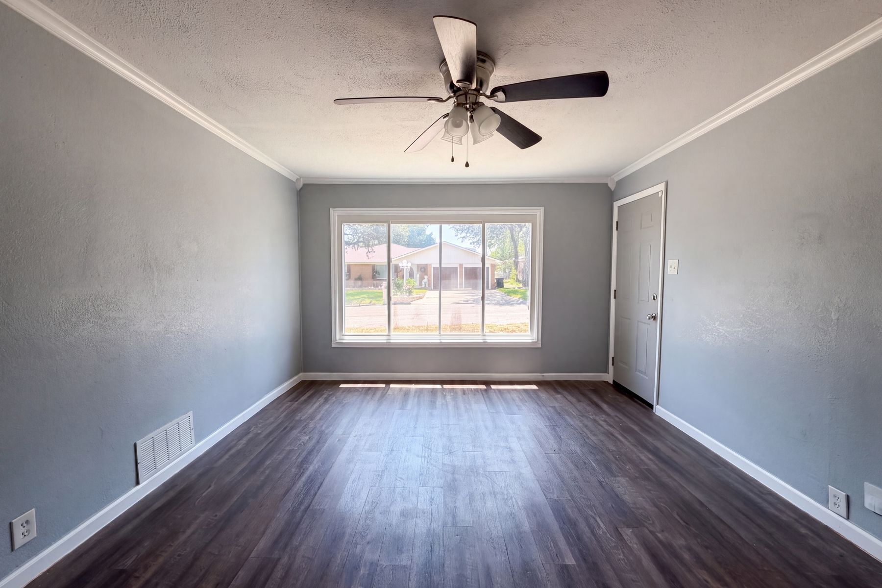 Property photo 3 of 1012 Turner St