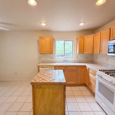 Property photo 2 of 6605 Camino Rojo