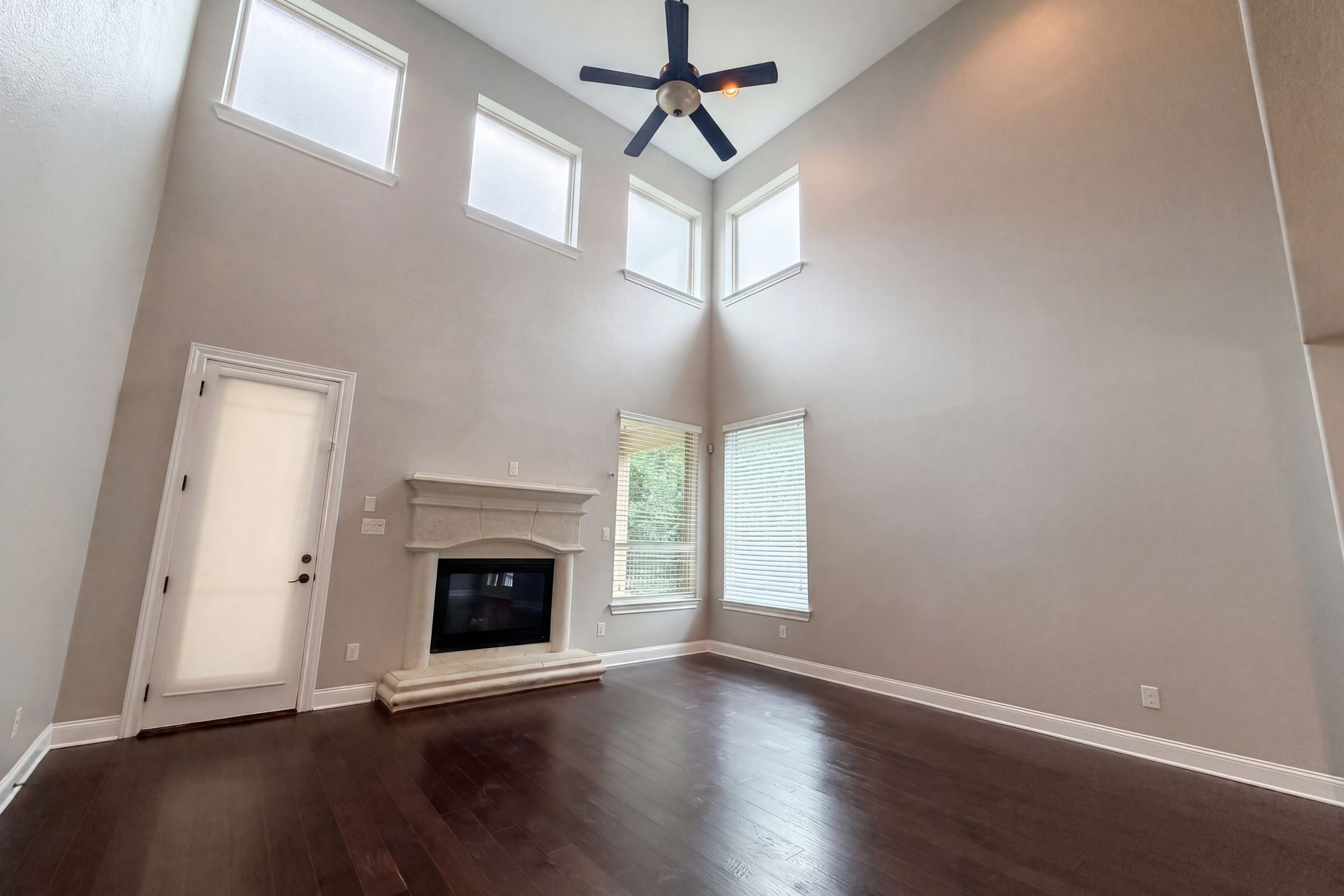 Property photo 3 of 2711 Mossgrove Park