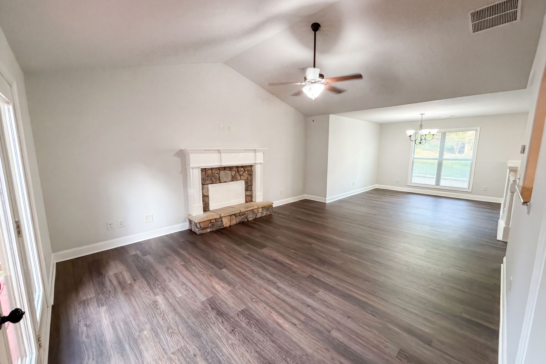 Property photo 3 of 410 Redtail Rd