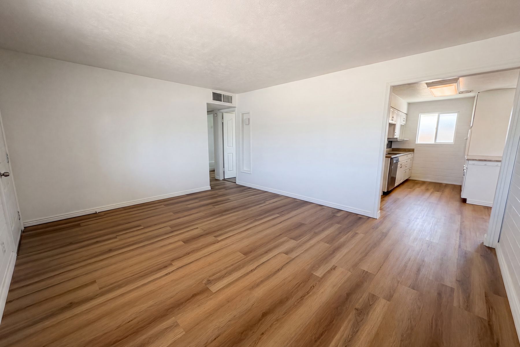 Property photo 3 of 1457 W 7th Ave