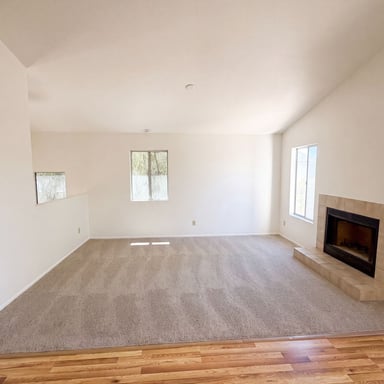 Property photo 3 of 1497 W Argyle Ave