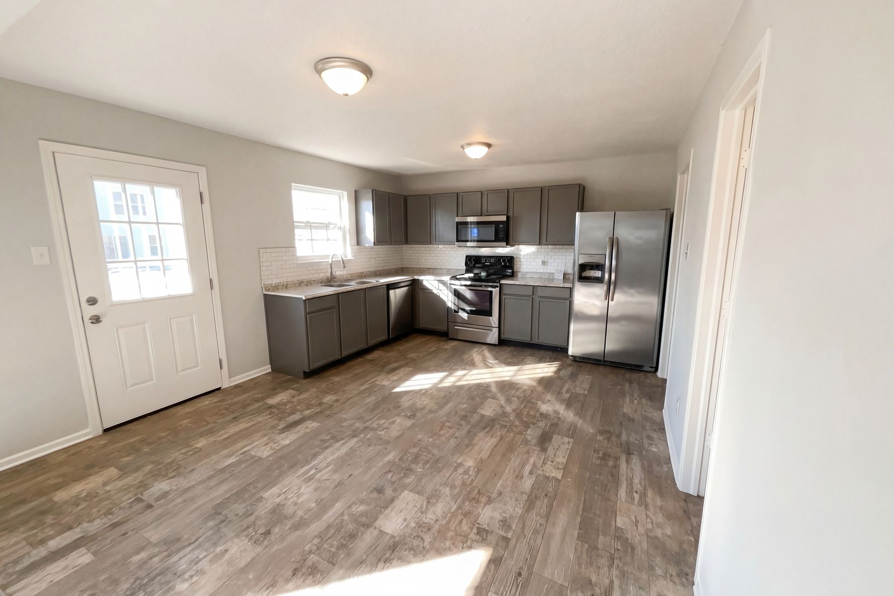Photo 2 of 20 of 8843 Cardinal Flower Ln, Indianapolis, IN