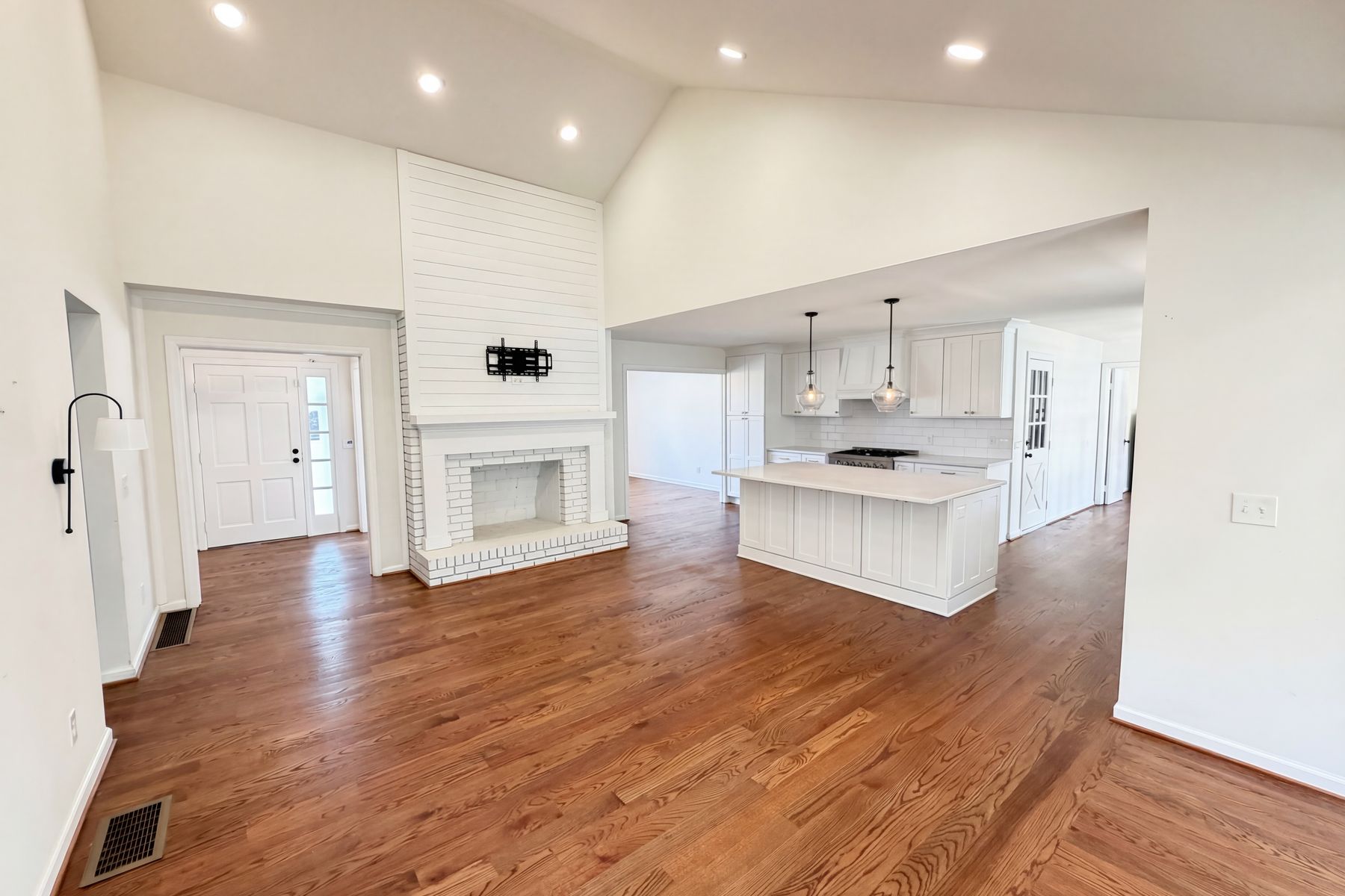 Property photo 3 of 174 Lovelace Ln