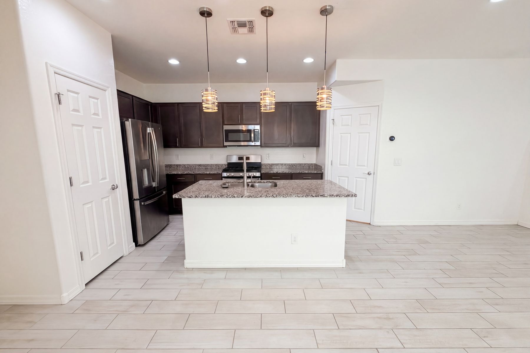 Photo 2 of 26 of 5728 W Raymond St, Phoenix, AZ