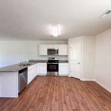 Property photo 2 of 112 Dixieland Ct