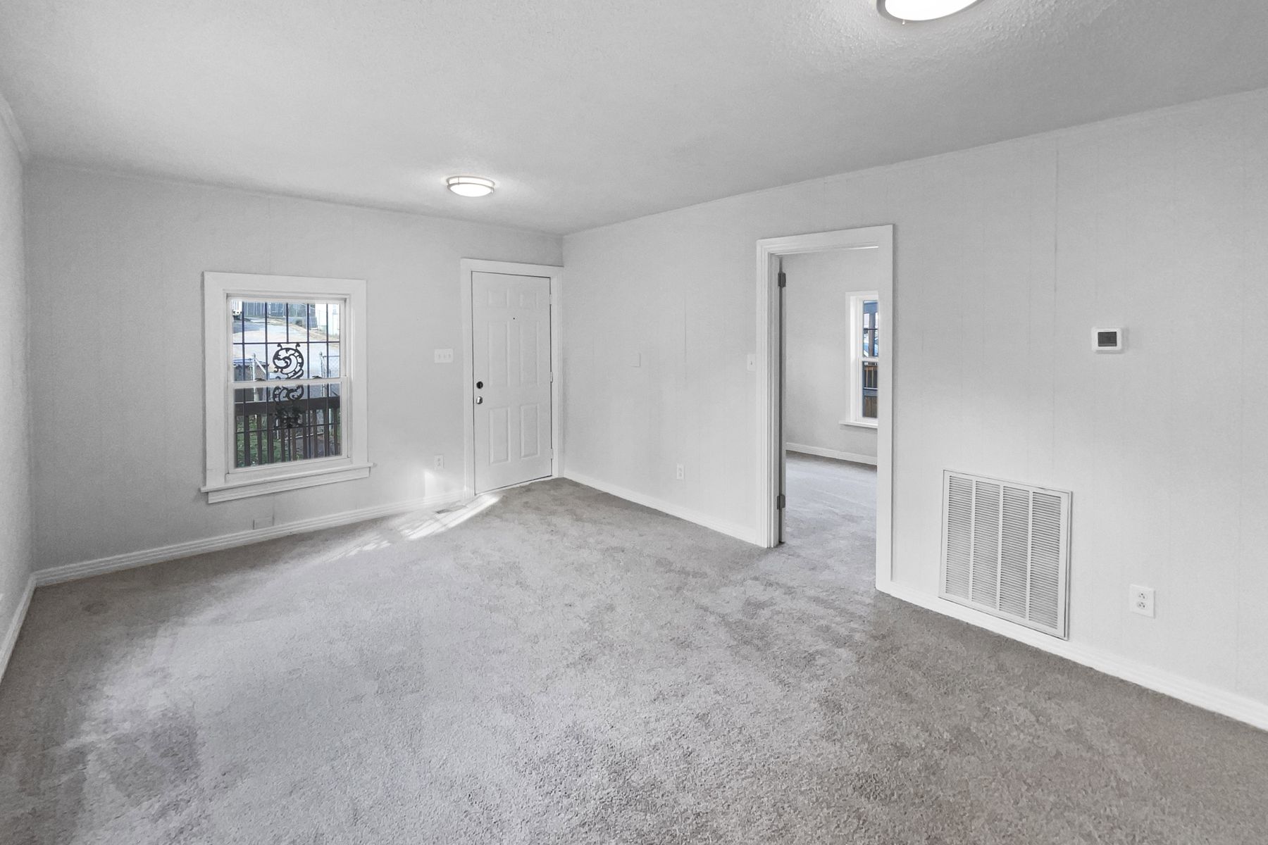 Property photo 3 of 4028 Catalpa Ave