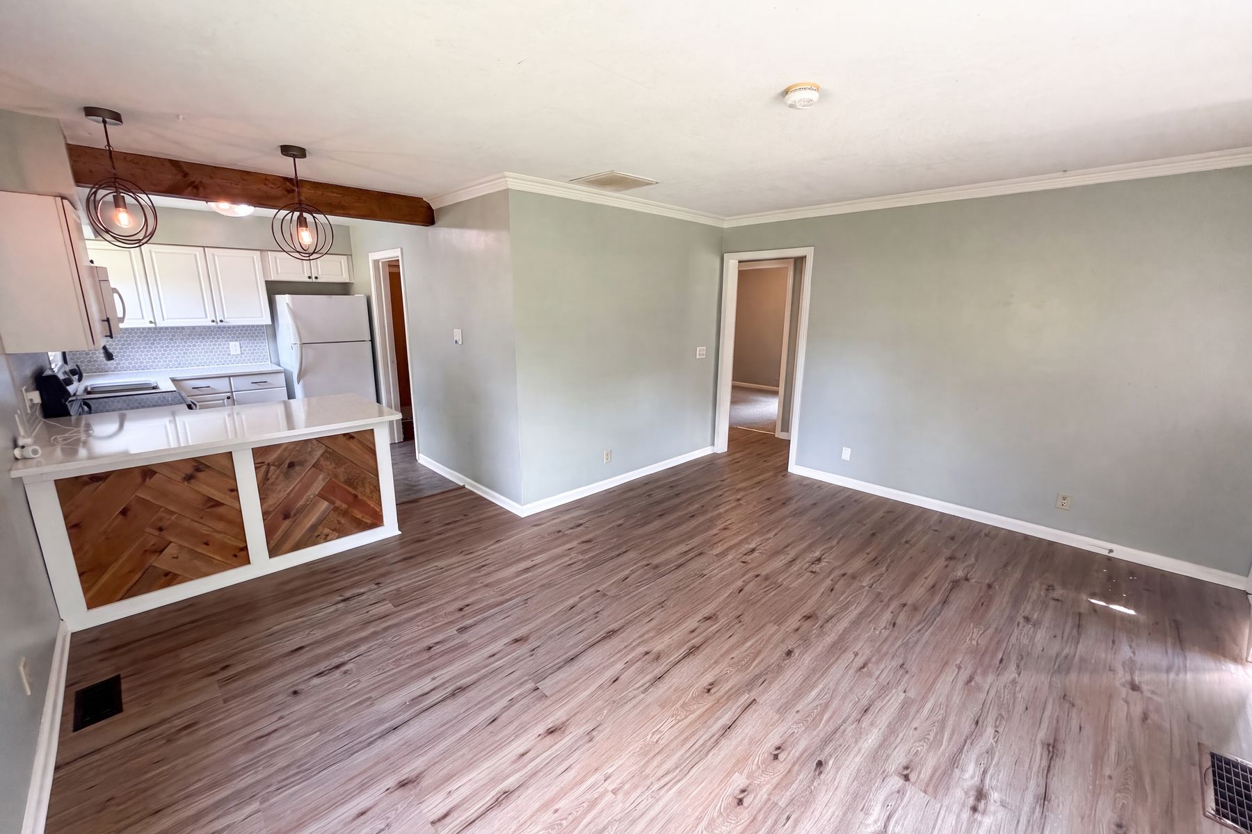 Property photo 3 of 2308 E 69th St