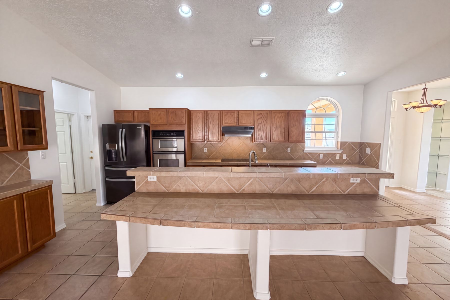 Photo 2 of 29 of 9809 Buckeye St NW, Albuquerque, NM