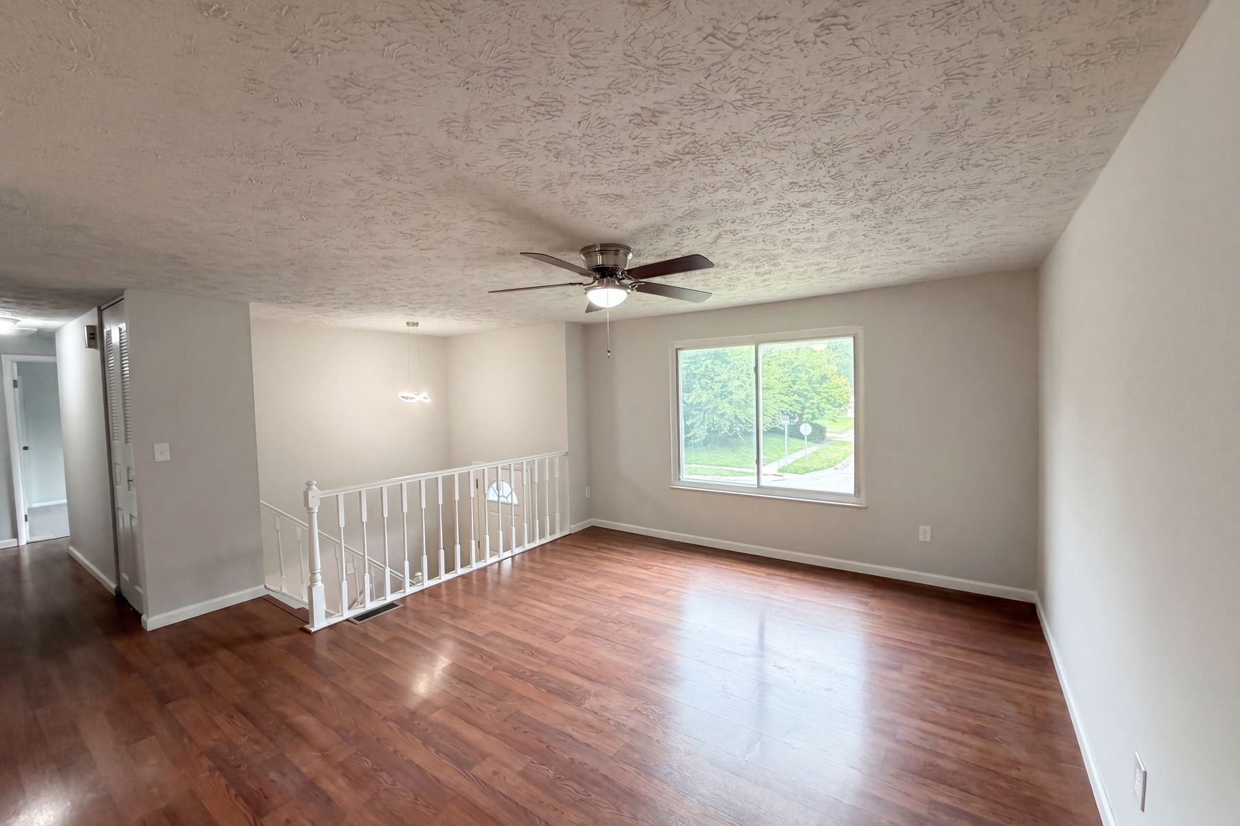 Property photo 3 of 918 Bremerton Dr