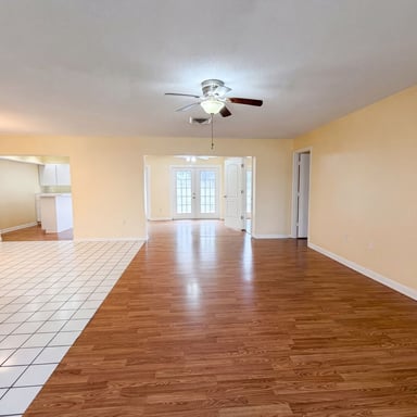 Property photo 3 of 1301 Lucaya Ave