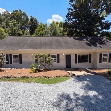 Property photo 1 of 1322 Carolyn Dr