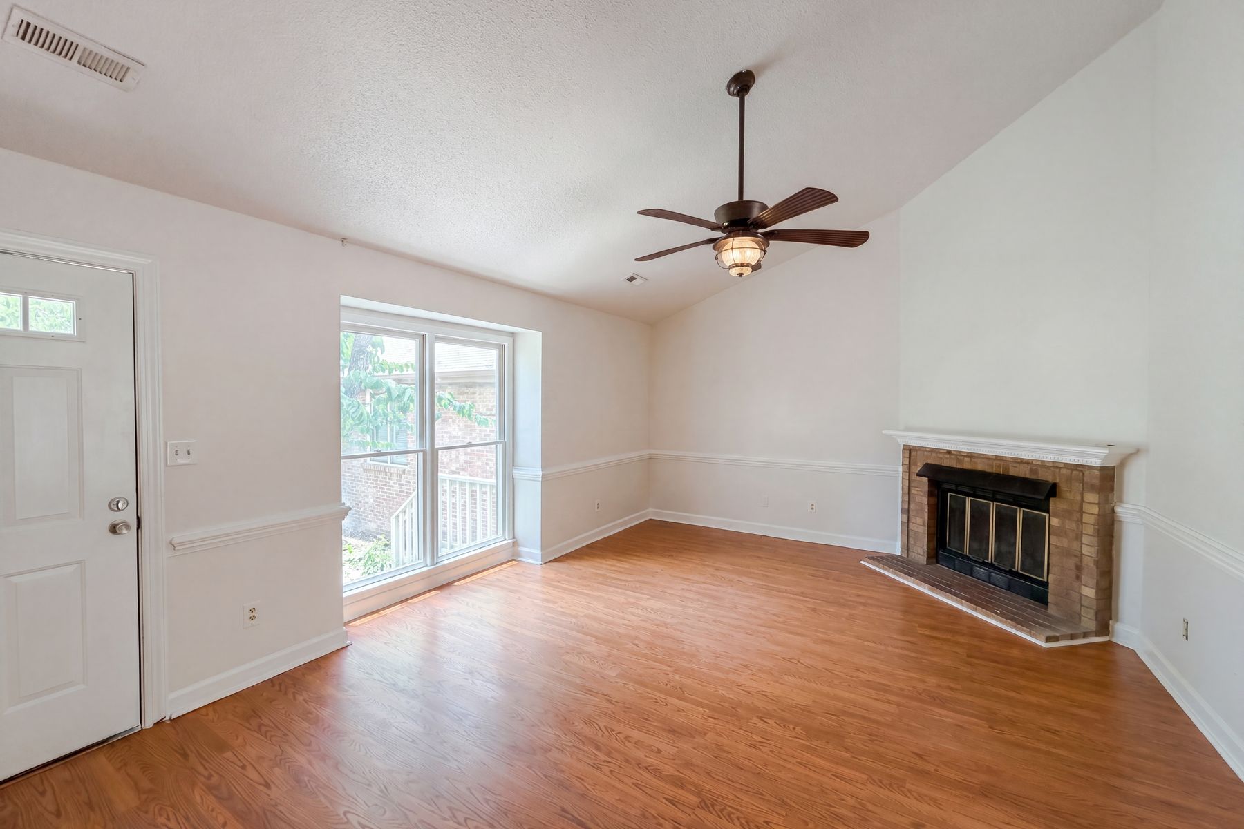 Property photo 3 of 5500 Fortunes Ridge Dr Apt 86B