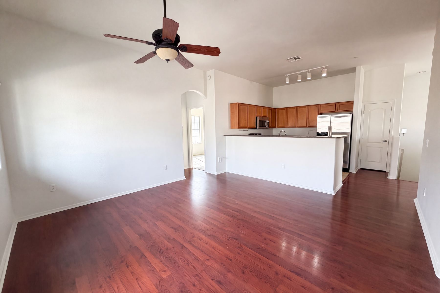 Property photo 3 of 1350 S Greenfield Rd Unit 2219