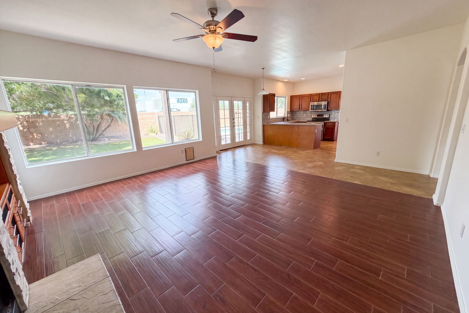 Property photo 3 of 8274 S Stephanie Ln