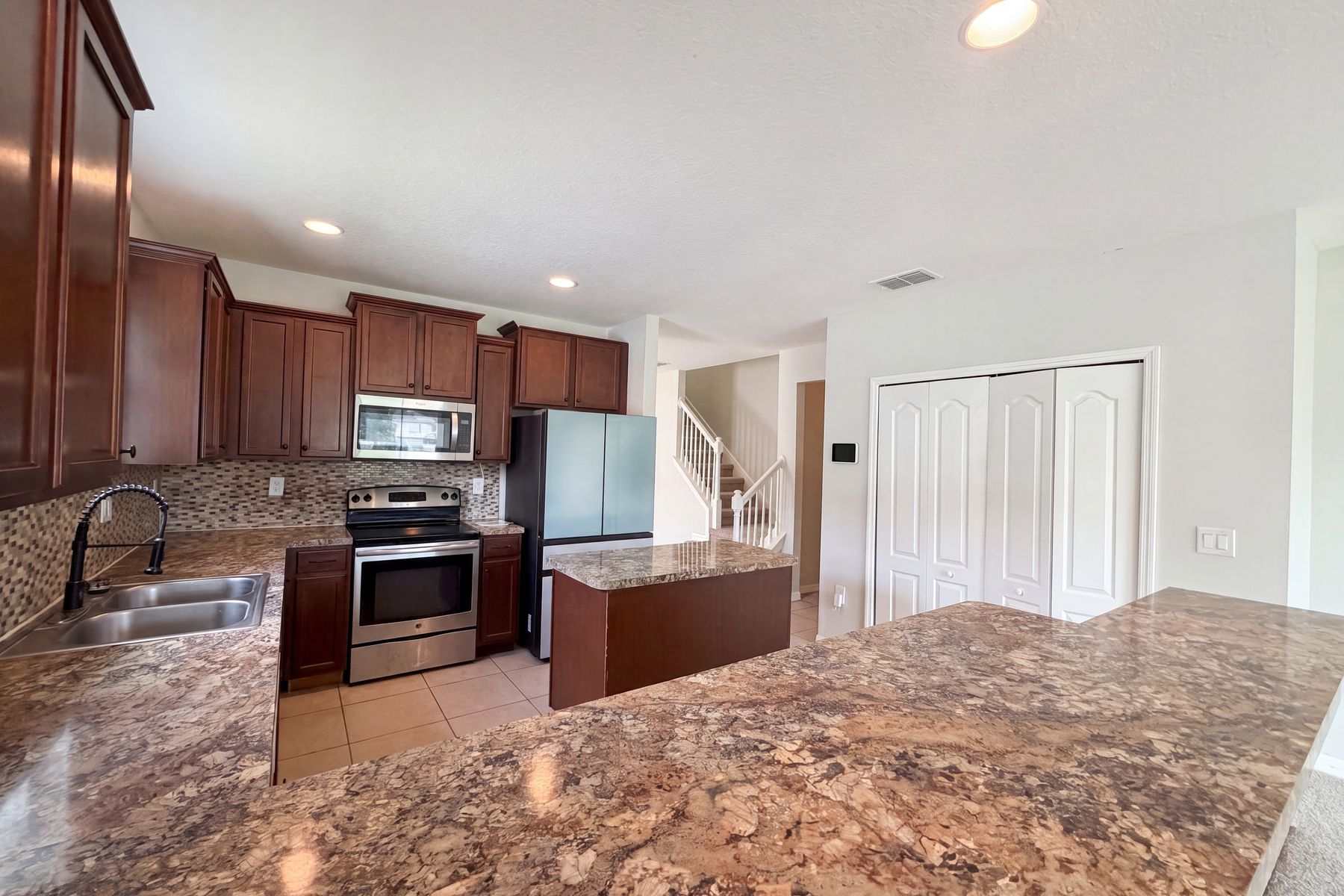 Photo 2 of 22 of 4876 Grassy Knoll Dr, Tavares, FL