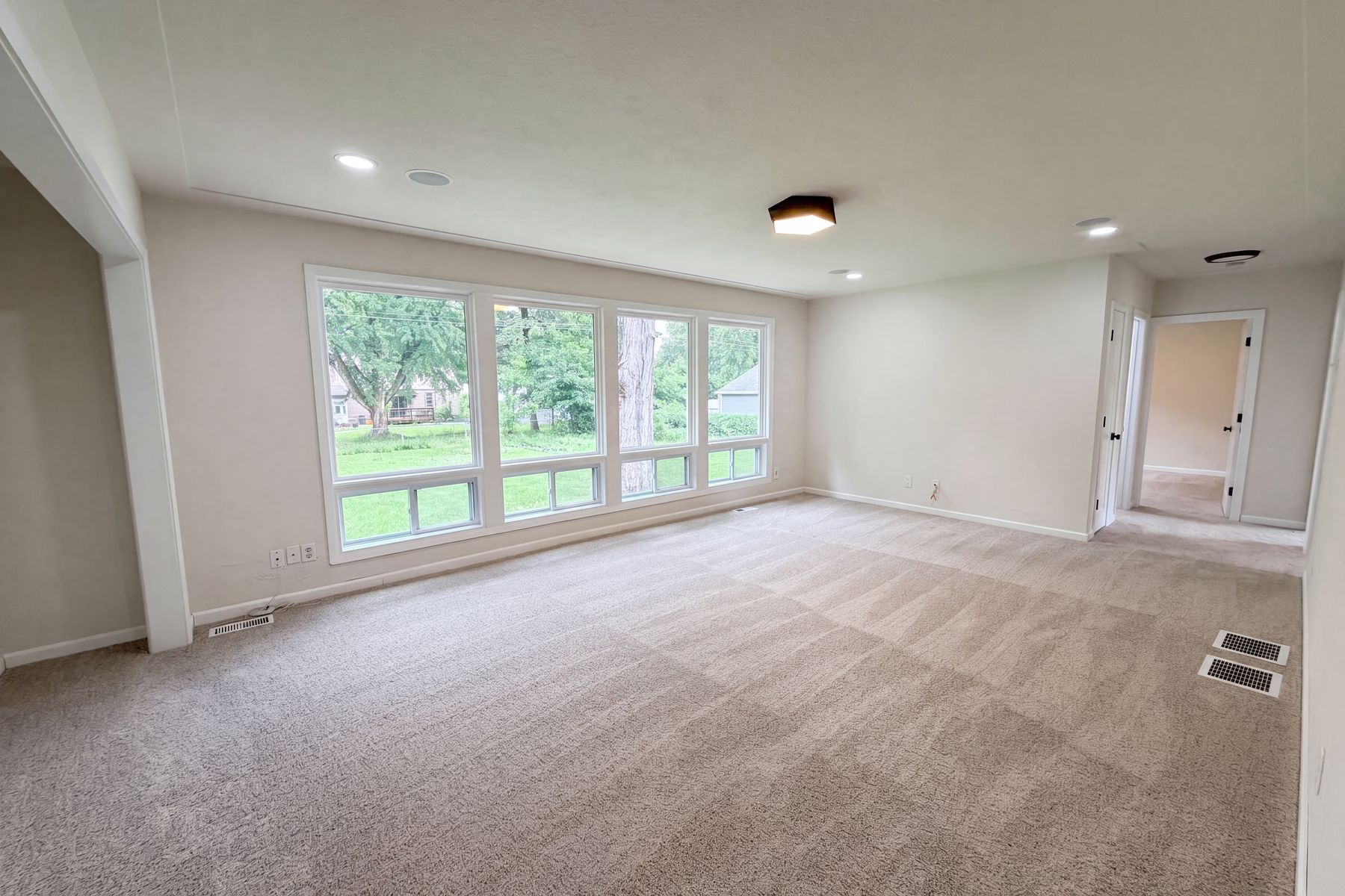 Property photo 3 of 1695 Abell St