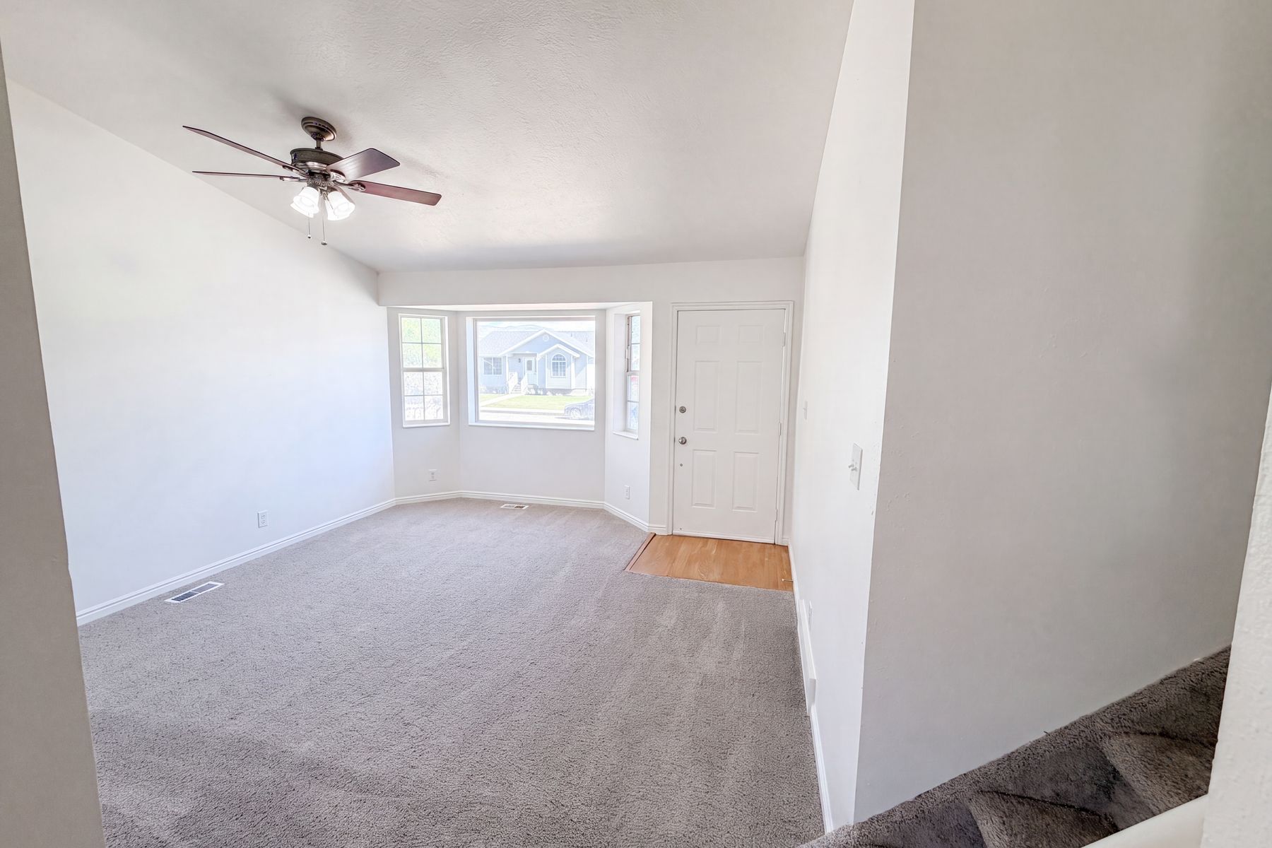 Property photo 3 of 532 W 860 S