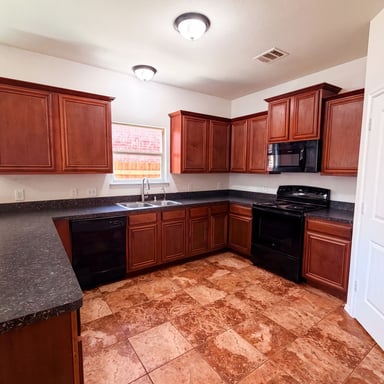 Property photo 2 of 4038 Golden Rod Dr