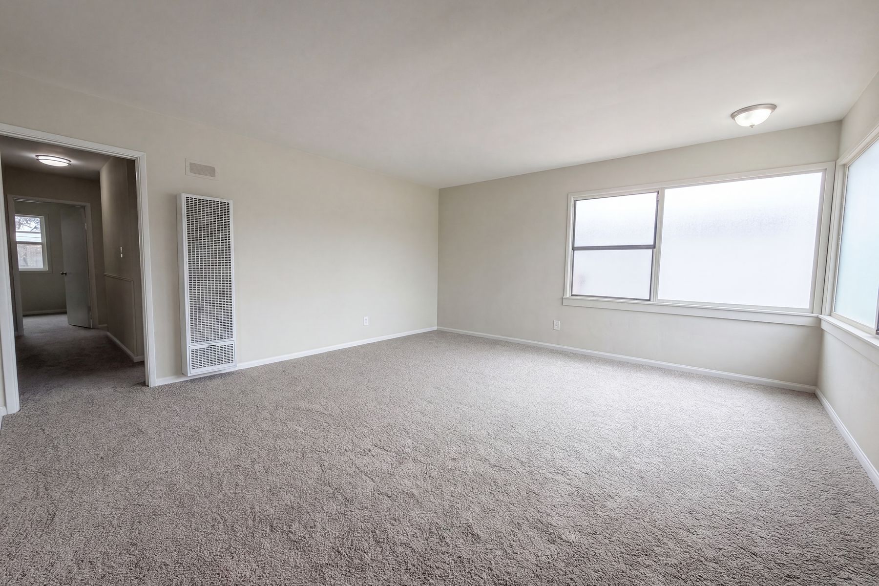 Property photo 3 of 625 Woodlawn Ave