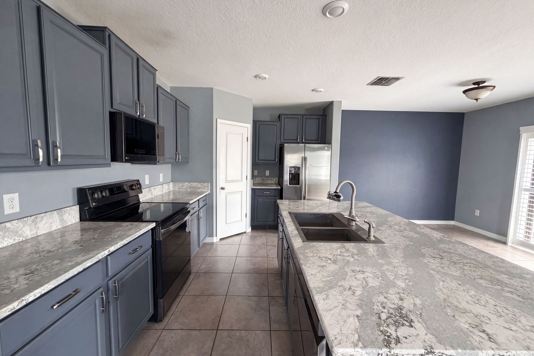 Photo 2 of 16 of 11126 Hudson Hills Ln, Riverview, FL