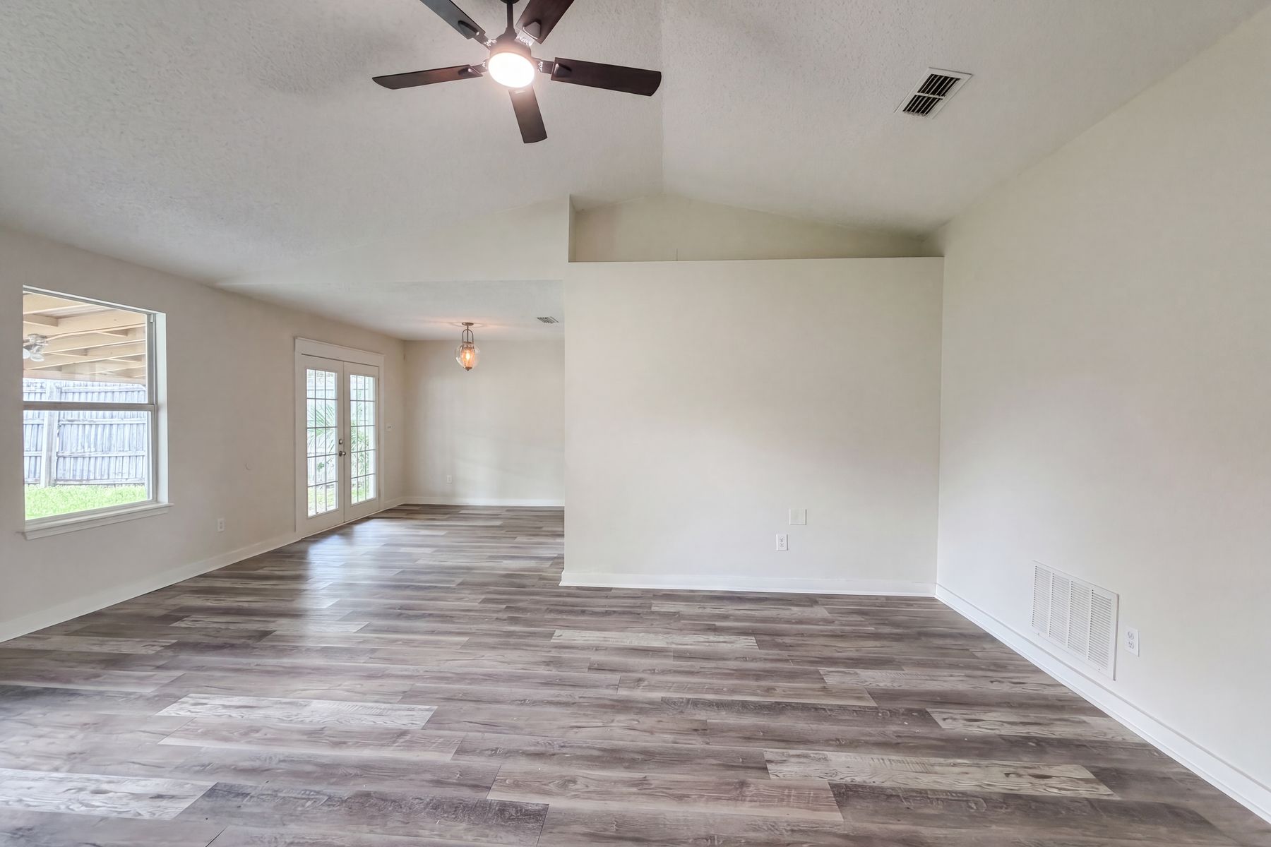 Property photo 3 of 7957 Jacques Dr