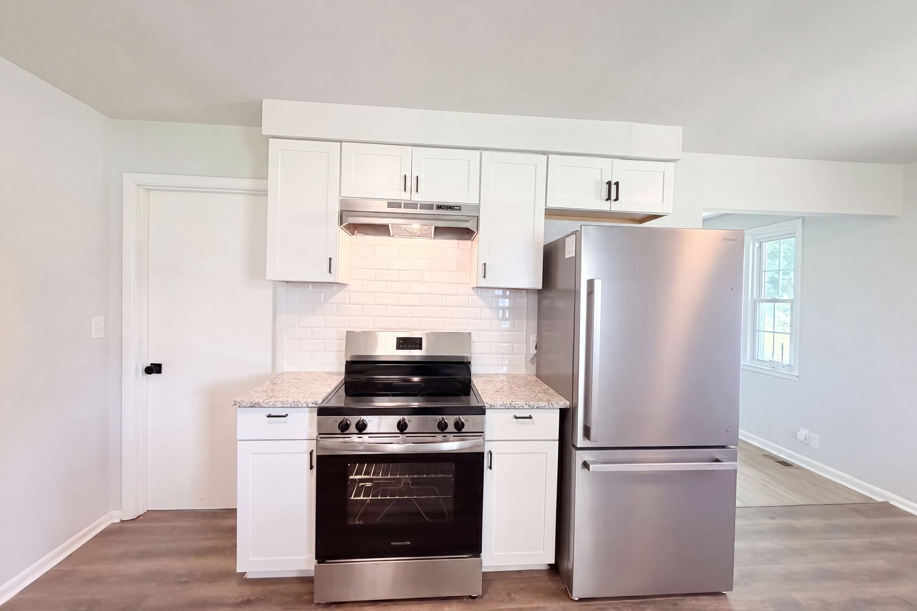 Photo 2 of 17 of 112 Norris Dr, Clarksville, TN