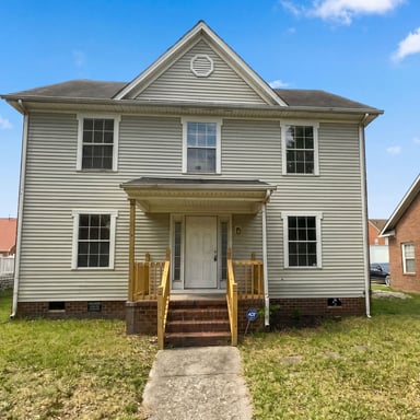 Property photo 1 of 625 E Princess Anne Rd