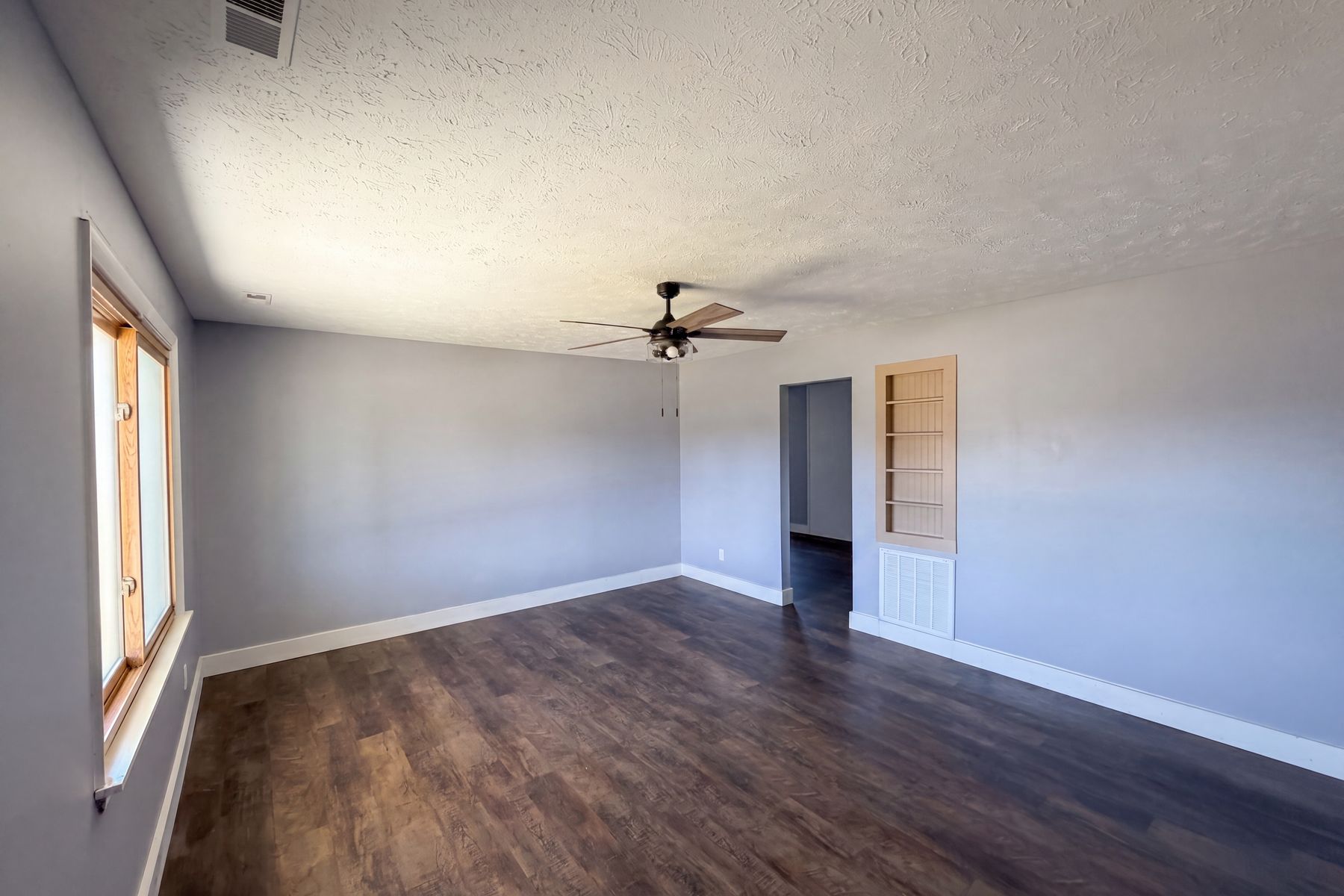 Property photo 3 of 1512 Dovetail Dr