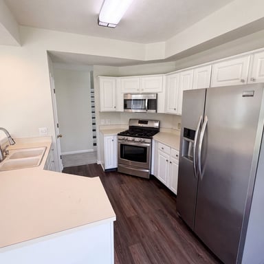 Property photo 2 of 828 Claiborne Ln