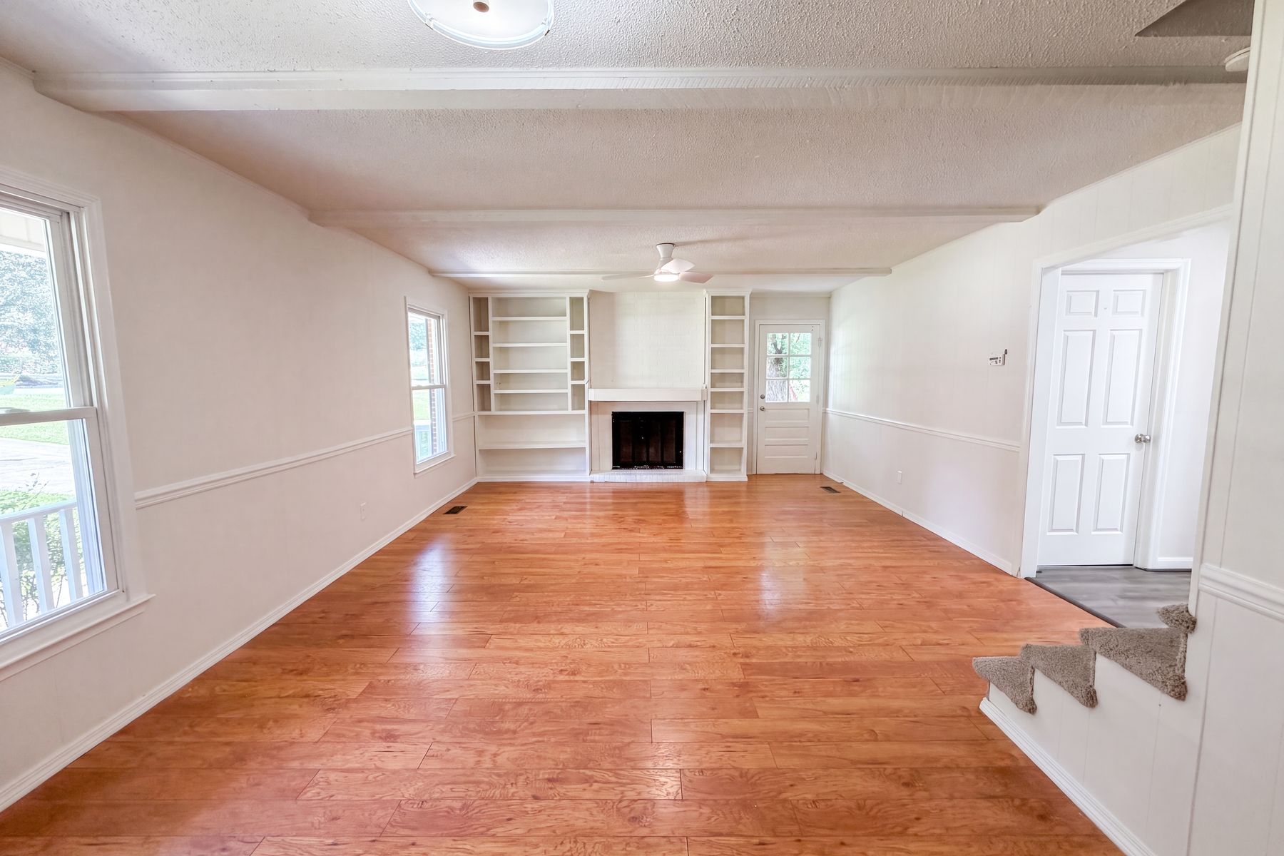 Property photo 3 of 800 Edinburgh Dr
