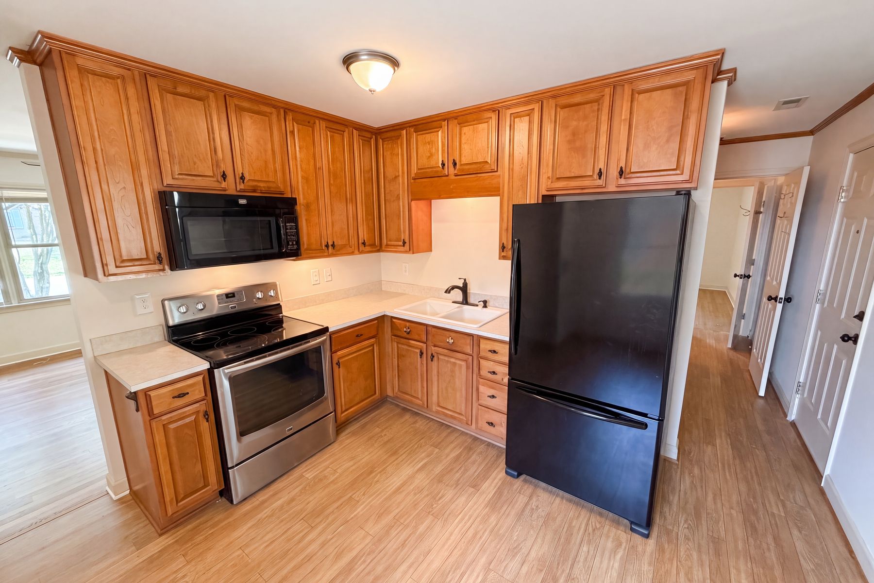Photo 2 of 23 of 713 Ridgedale Ct, Charlotte, NC